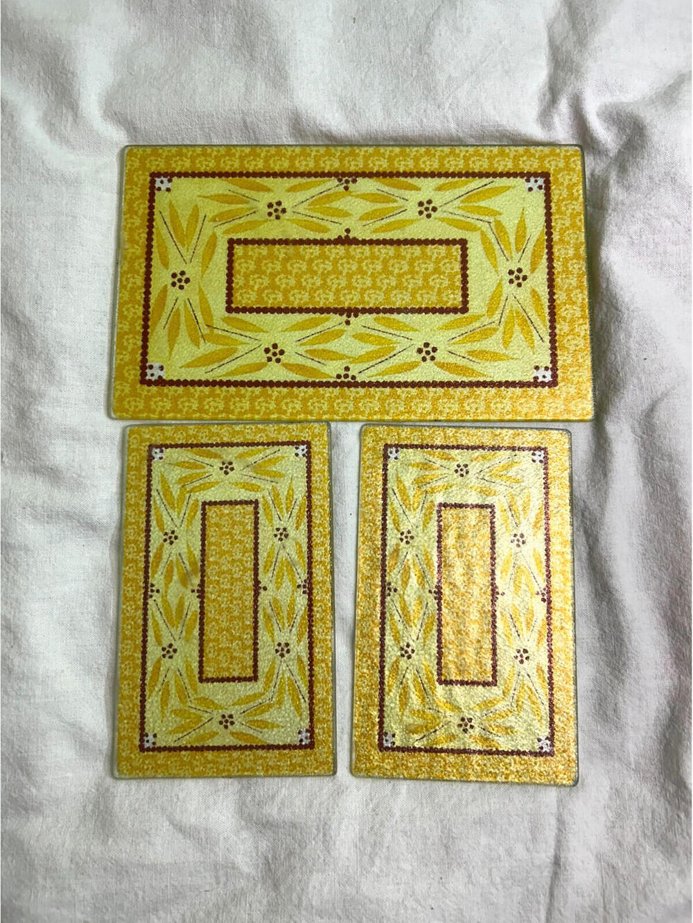 Temptations Old World Yellow Set of 3 Trivets Hot Plates Perfect For Holidays